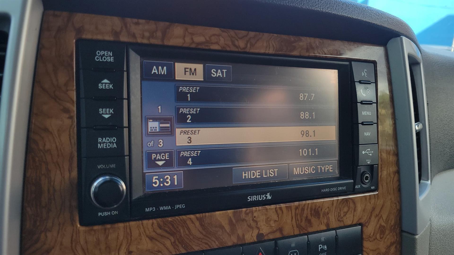 Jeep Grand Cherokee 2010 - Image 15