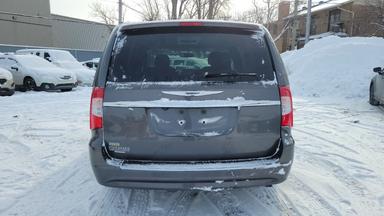 Chrysler Town - Country 2016 - Thumbnail 5