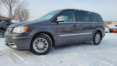 Chrysler Town - Country 2016 - Thumbnail 1