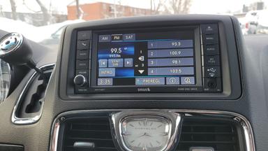 Chrysler Town - Country 2016 - Thumbnail 11