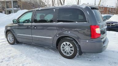 Chrysler Town - Country 2016 - Thumbnail 6