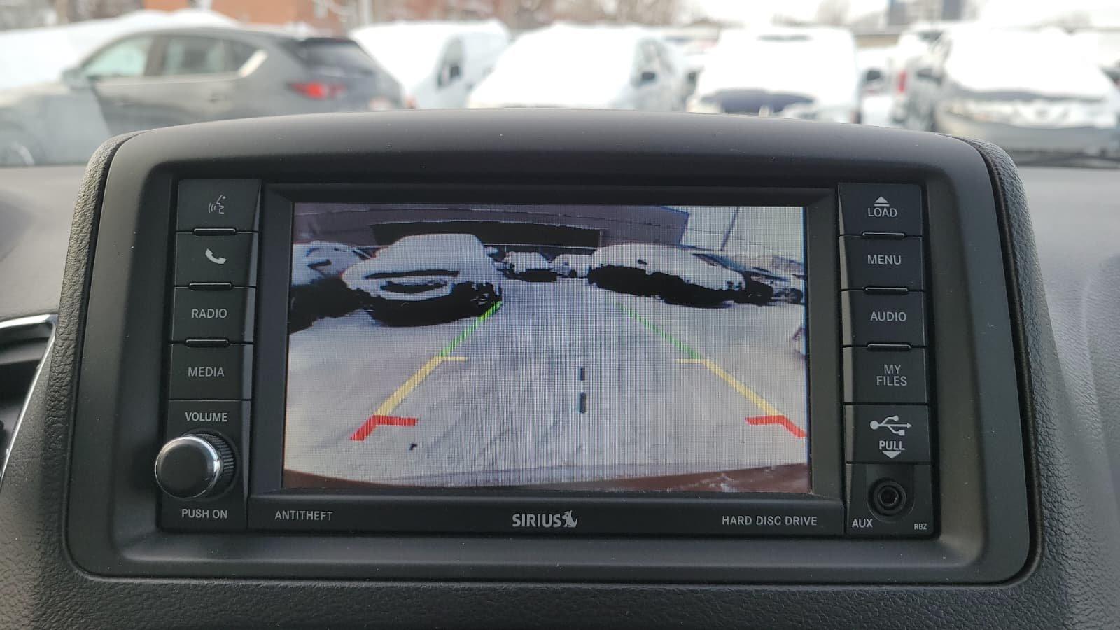 Chrysler Town - Country 2016 - Image 14