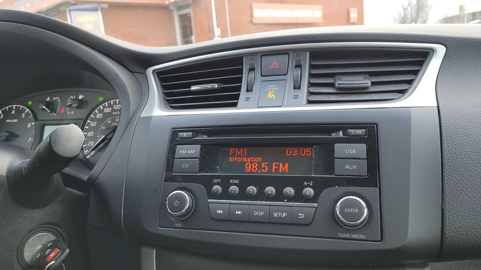 Nissan Sentra 2015 - Image 9