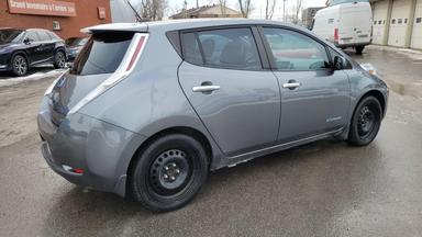 Nissan Leaf 2015 - Thumbnail 3