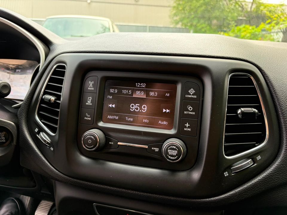 Jeep Compass 2017 - Image 9