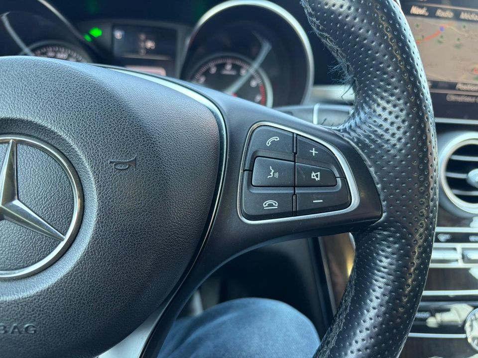 Mercedes-Benz C 300 2018 - Image 12