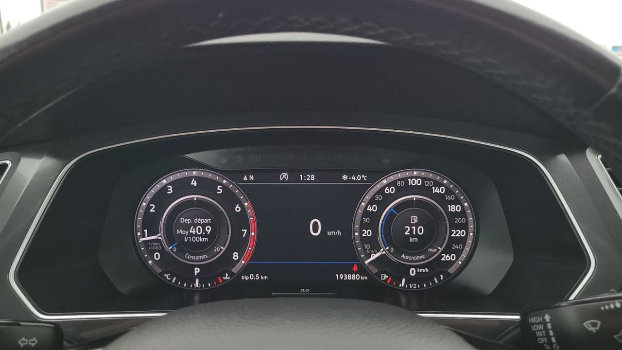 Volkswagen Tiguan 2018 - Image 12