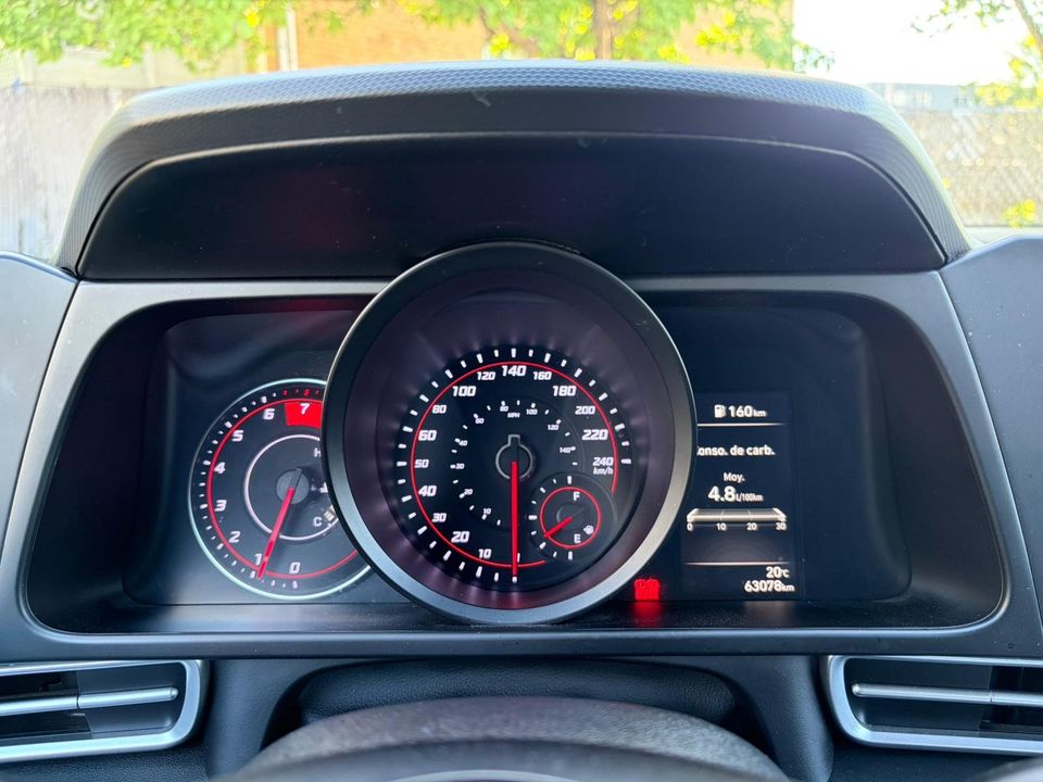 Hyundai Elantra 2022 - Image 11
