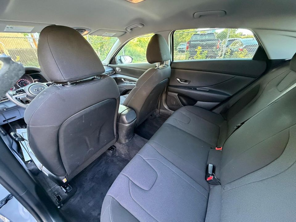 Hyundai Elantra 2022 - Image 7