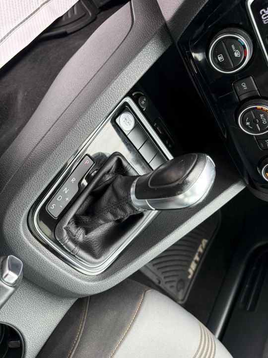 Volkswagen Jetta 2017 - Image 10