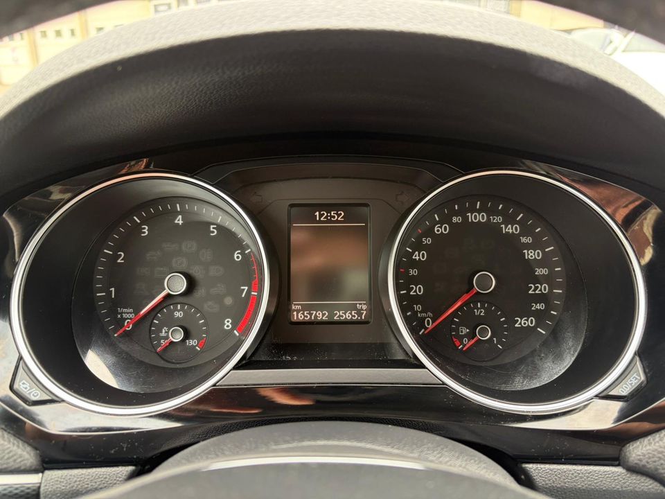 Volkswagen Jetta 2017 - Image 11