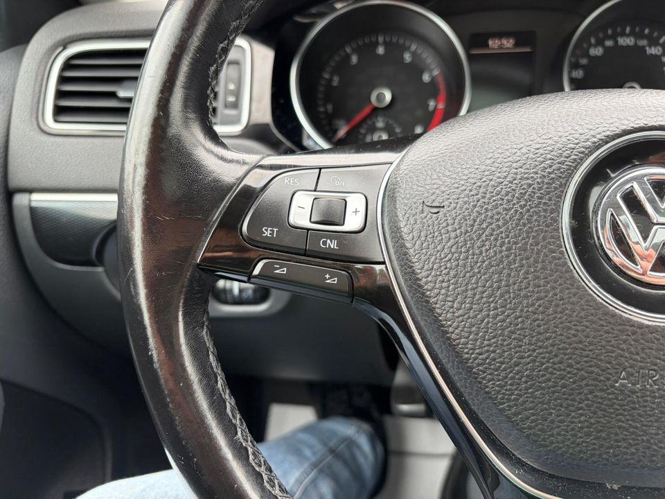 Volkswagen Jetta 2017 - Image 12