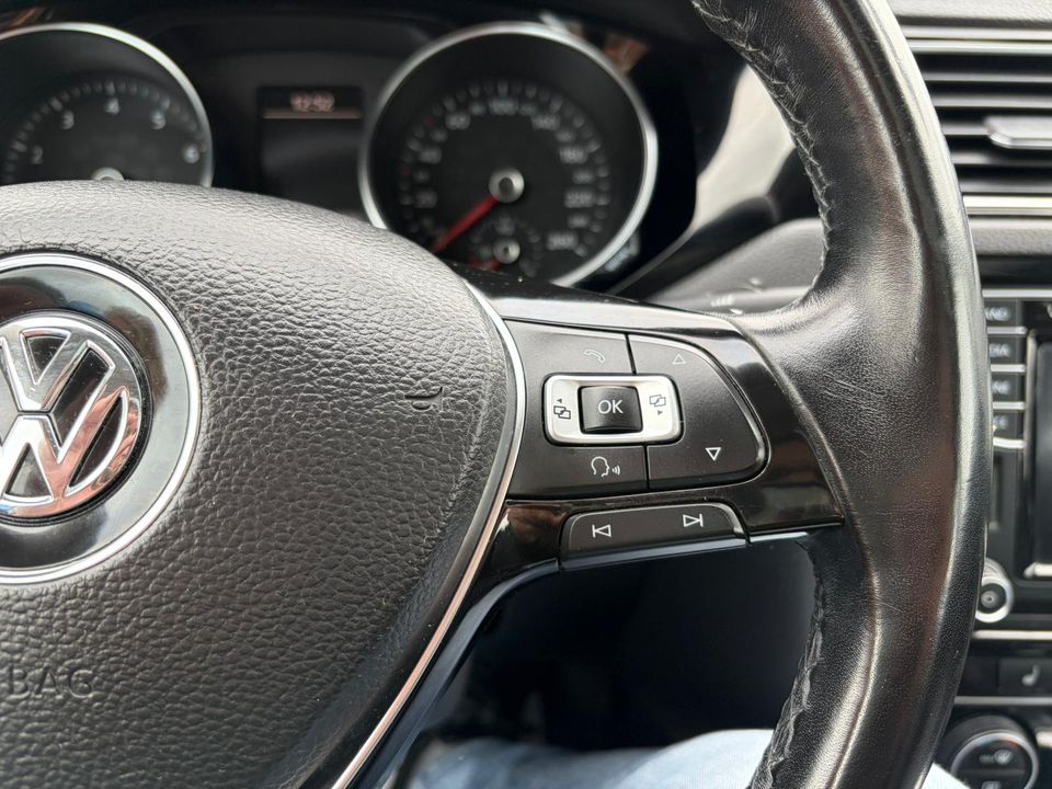 Volkswagen Jetta 2017 - Image 13