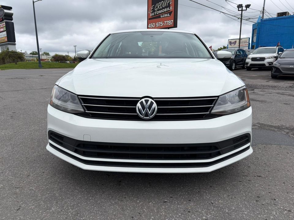 Volkswagen Jetta 2017 - Image 2