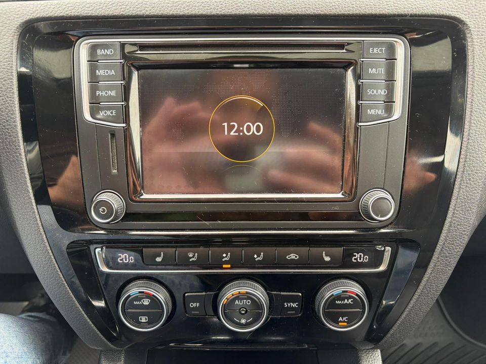 Volkswagen Jetta 2017 - Image 14