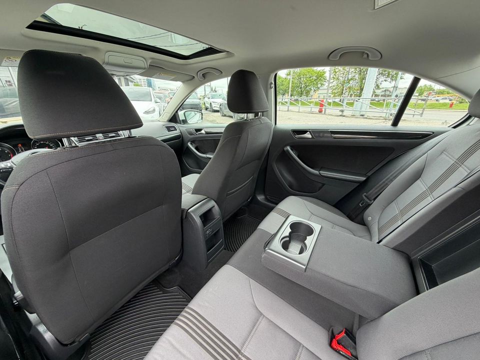 Volkswagen Jetta 2017 - Image 7