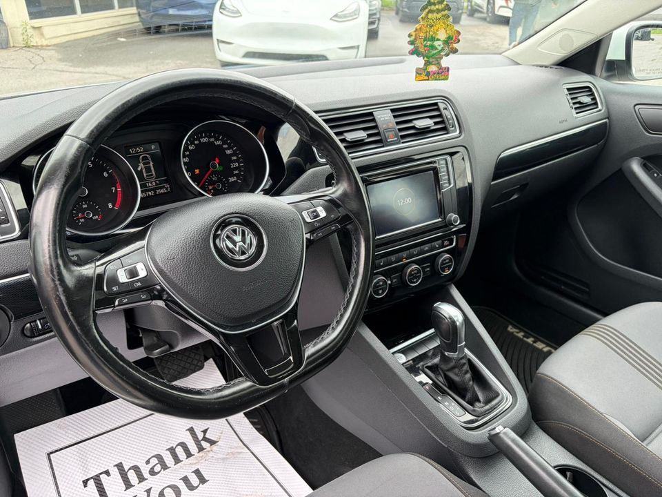 Volkswagen Jetta 2017 - Image 8