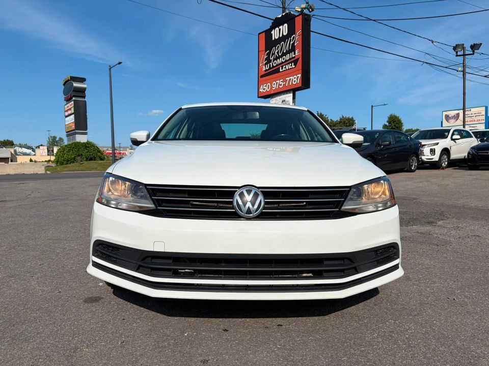 Volkswagen Jetta 2017 - Image 2