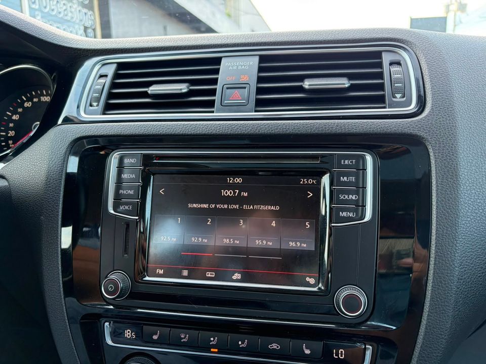 Volkswagen Jetta 2017 - Image 10