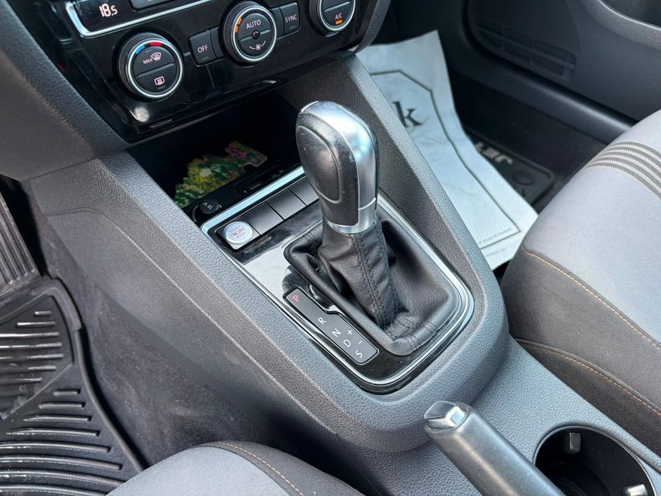 Volkswagen Jetta 2017 - Image 9