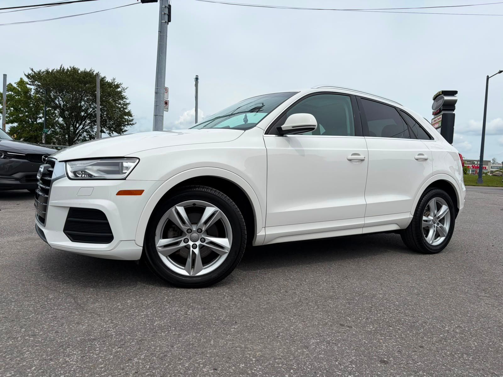 Audi Q3 2016 - Thumbnail 1